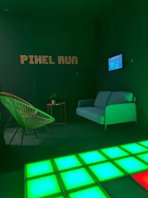 Pixel Run poster2